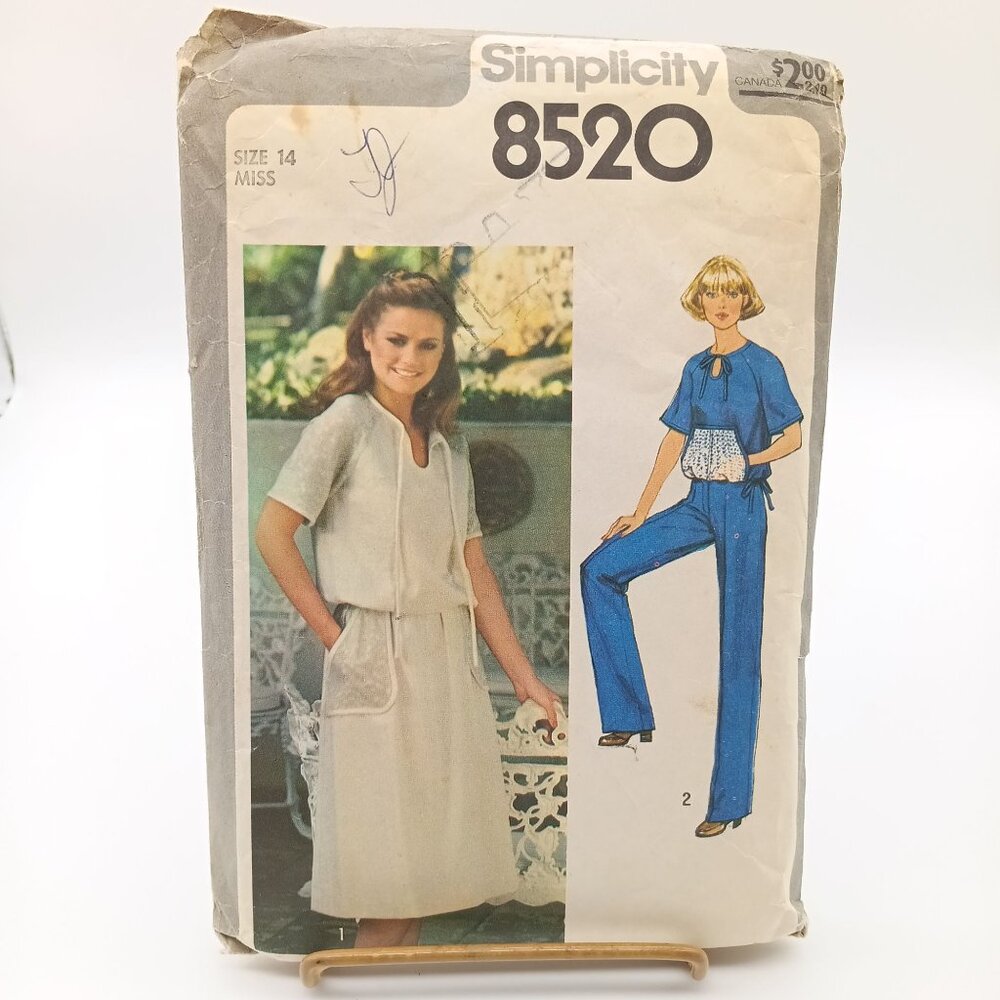 Vintage Sewing PATTERN Simplicity 8520, Misses 1977 Pullover Top Skirt and Pants